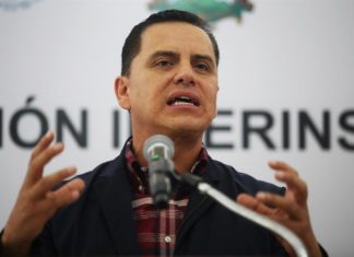 Detienen a exgobernador mexicano acusado de corrupción