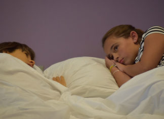 Dormir mal aumenta el riesgo de deterioro cognitivo entre los latinos