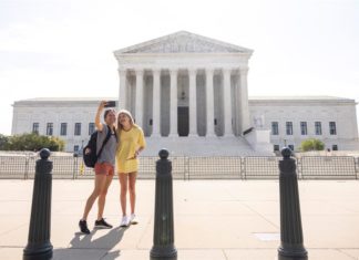 El Supremo falla contra migrantes con TPS que buscaban residencia permanente