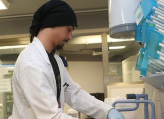 Investigadores del cáncer abren portal en español para orientar a latinos