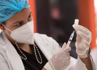 La OPS le pide a República Dominicana que no se apresure con la tercera dosis