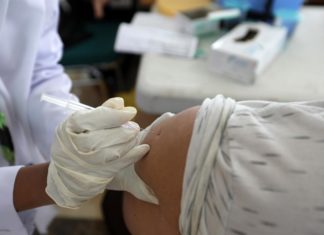 Los casos semanales globales de covid-19 bajan por sexta semana consecutiva