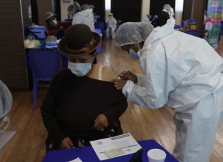 No, los vacunados no se convierten en “hombres lobo” como aseguran en Bolivia