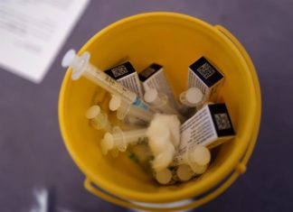 Pena de 3 años para el farmacéutico de EEUU que dañó cientos de vacunas