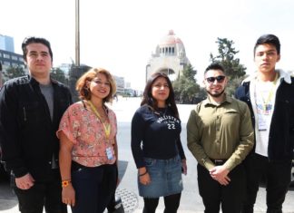 «Soñadores» regresan de México en viaje que les puede facilitar la ciudadanía