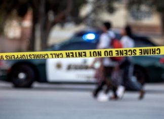 Tres muertos, entre ellos un niño, en tiroteo en un supermercado de Florida