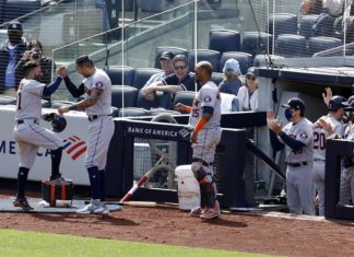 Altuve, dos jonrones; Abreu y Moncada lideran a tres duplas con vuelacercas