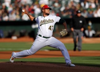 2-1. El dominicano Montas gana duelo a McCullers y Oakland rompe mala racha