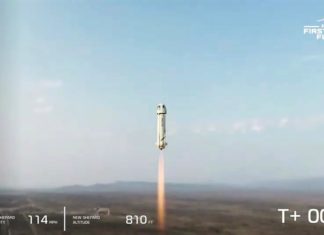 Jeff Bezos llega al espacio en el «mejor día» de su vida