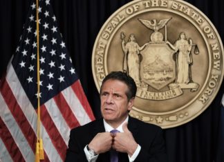 Cuomo dimite: «Asumo toda la responsabilidad por mis acciones»