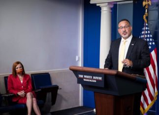 EEUU pide a gobernadores no impedir la vuelta a clase vetando las mascarillas