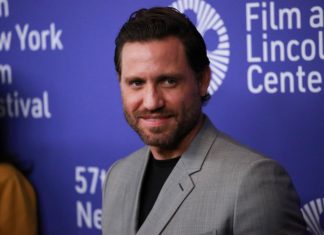 Edgar Ramírez defiende vacunas tras perder tres familiares por covid-19