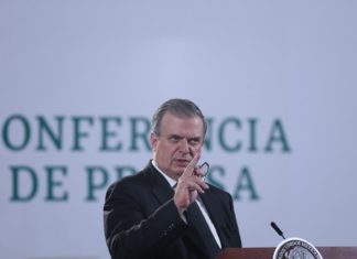 El canciller mexicano viaja a El Paso por los dos años de la matanza