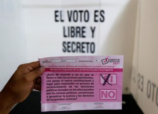 La consulta de López Obrador contra cinco expresidentes pincha por la baja participación