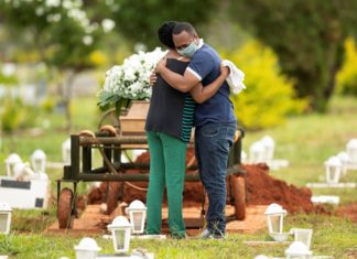 La tercera parte de los menores muertos por covid en Brasil tiene menos de un año