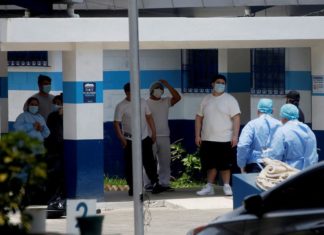 Latinos y afroamericanos permanecen en refugios más tiempo que los blancos