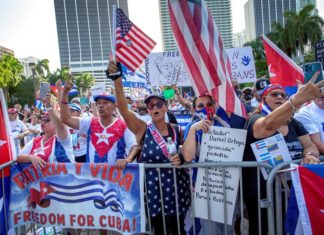 Libertad para Cuba, Nicaragua y Venezuela gritan miles de personas en Miami
