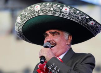Médicos descartan daño cerebral de Vicente Fernández aunque se mantiene grave