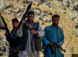 La resistencia afgana se reúne con el Talibán en busca de un acuerdo de paz