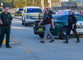 Acusan a dos adolescentes de planear un tiroteo masivo en colegio de Florida