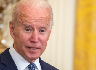 Biden subraya sus esfuerzos por la equidad para la comunidad hispana