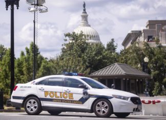 Detenido un hombre con una bayoneta cerca de la sede del Partido Demócrata
