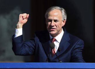 El Congreso de Texas aprueba polémica ley que restringe el voto en el estado