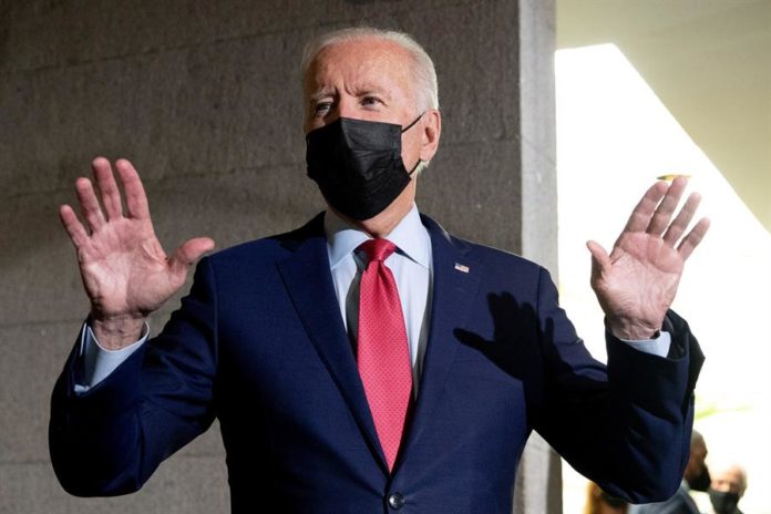 Biden intenta poner orden en sus filas con una visita de película al Congreso