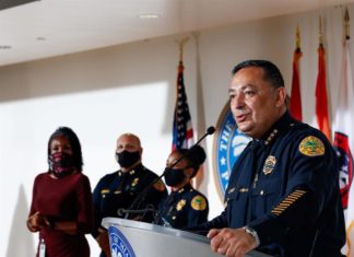 Despiden a jefe policial de Miami que denunció a concejales y «mafia cubana»