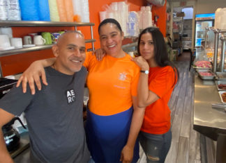 Empresas de vecindarios latinos crecen a través del desafío