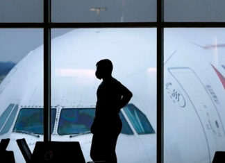 EE.UU. impone requisitos de vacunación a viajeros extranjeros