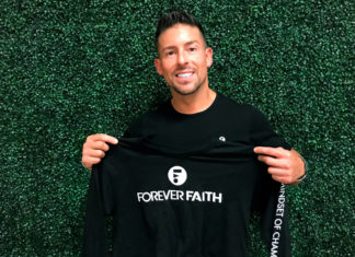 «Fe siempre», el lema de Abe Cruz y una legión de exconvictos