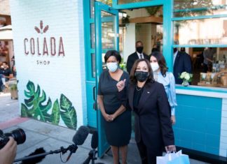 Kamala Harris visita un restaurante cubano para promover reformas económicas