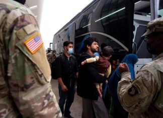 La salida de Afganistán pudo haber sido «mucho peor», dice ex enviado de EEUU