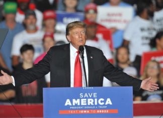 Trump pone una demanda para ocultar documentos sobre el asalto al Capitolio