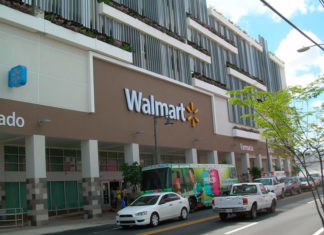 Walmart designa a un mexicano como jefe de transportes en EE.UU.