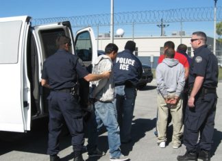 El ICE enviará avisos para comparecer a unos 78.000 migrantes en EE.UU.