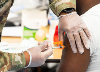 Guía para saber si califica para la dosis de refuerzo de la vacuna covid-19