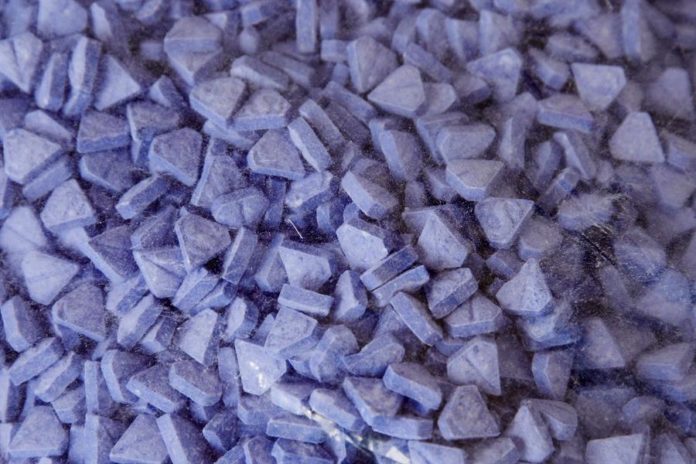 Las muertes por sobredosis de drogas en EEUU superan 100.000 por primera vez