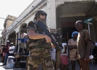 Liberan a 2 de los 17 misioneros secuestrados en Haití, según su iglesia