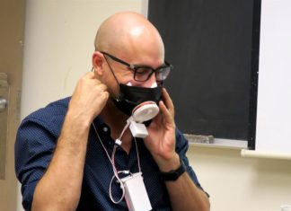 Puerto Rico patenta una mascarilla con la que se puede comer sin retirarla