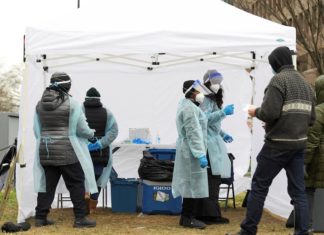 Biden se replantea algunas de sus medidas anticovid ante el avance de ómicron