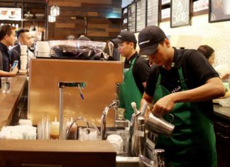 Empleados de Starbucks quieren «hacer historia» con primer sindicato en EEUU