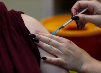 Israel comenzará a aplicar la cuarta dosis a mayores de 60 y sanitarios