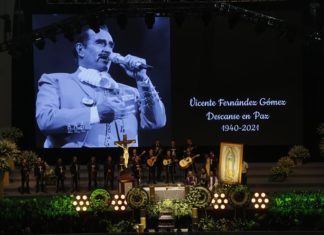 Vicente Fernández, despedido en su tierra con el cariño del público