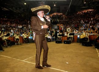 Obra y vida de Vicente Fernández, el rey de la ranchera