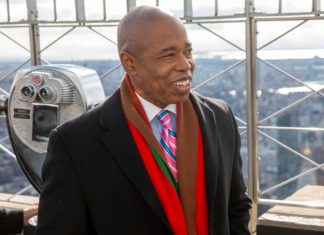 Alcalde Nueva York presenta ambicioso plan contra la violencia