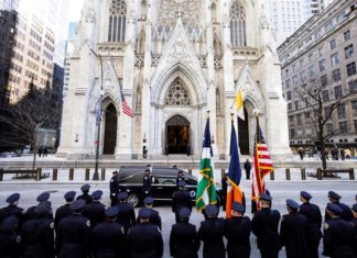 Cientos de policías despiden en Nueva York a colega dominicano muerto en tiroteo