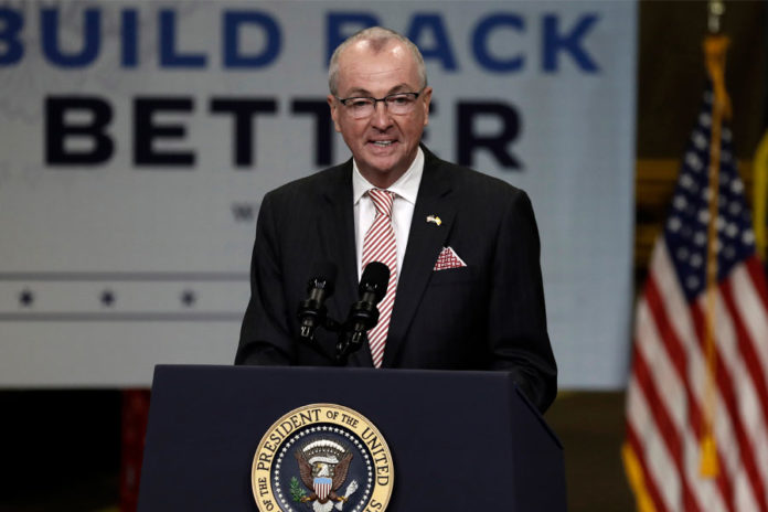 Critican-al-gobernador-de-Nueva-Jersey-por-manejo-de-fondos-para-trabajadores-excluidos