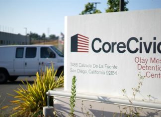 Demandan al Gobierno por no poner vacunas a migrantes detenidos y enfermos